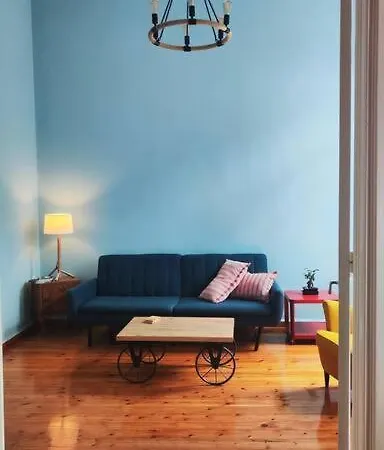 Yellow And Blue Relax House * Piraeus